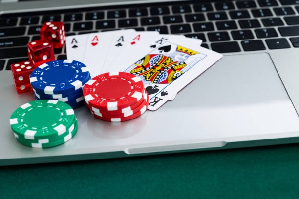 udintogell One Rule: Higher Card Wins